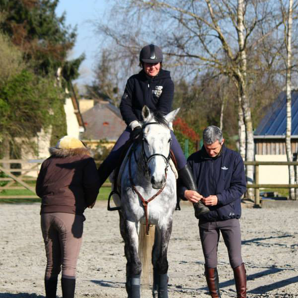 Ecurie de propriétaire près de Rennes - Marine et Ilton, champions de France Amateur 2 2012 - André Sport Equestre : pension / coaching à Tinténiac (aux portes de Rennes)